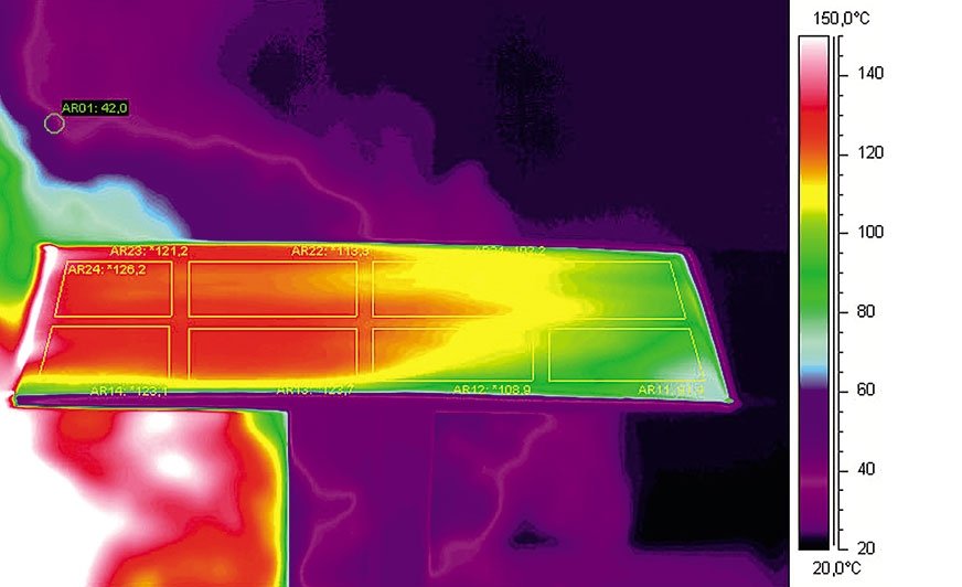Fot. 1. Obraz termograficzny płytki próbnej po obróbce płomieniowej. Fot. Instytut Fraunhofera IPA