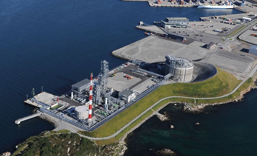 Rafineria w okolicy Stavanger produkująca LNG, głównie do zasilania statków zaopatrujących platformy wiertnicze, w której autor pełnił funkcję inspektora prac antykorozyjnych Źródło: Internet